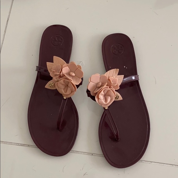 burgundy tory burch sandals